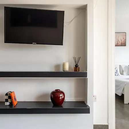 Charming 1br With Balcony Heart Of