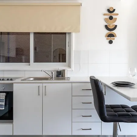 Charming 1br With Balcony Heart Of Appartement