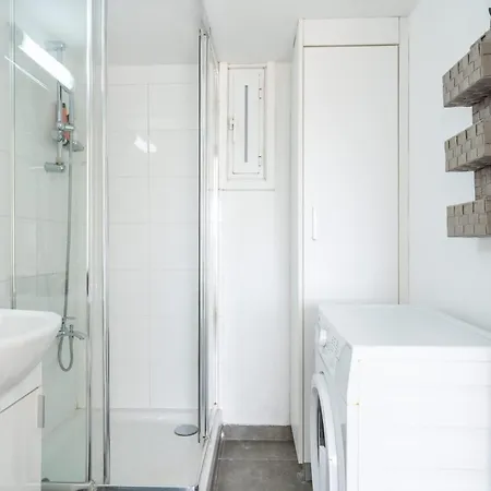 Appartement Charming 1br With Balcony Heart Of *